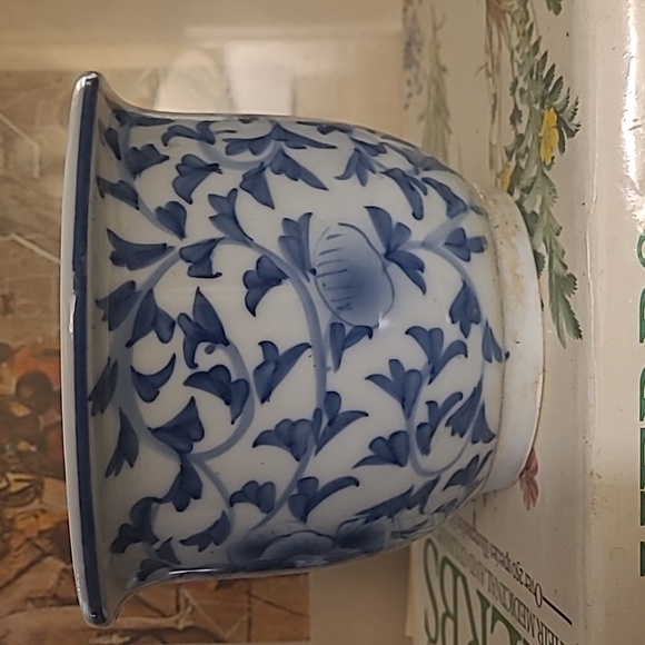 VINTAGE CHINOISERIE BLUE & WHITE PLANTERS SET OF 4 - Picture 6 of 16